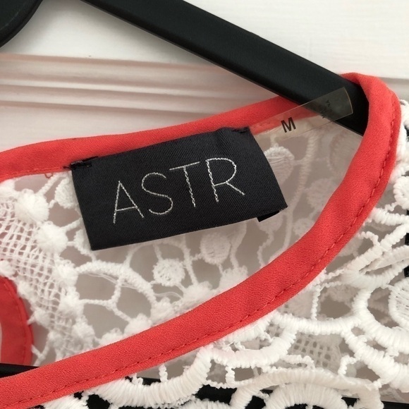 𝅺astr The Label Crochet Lace White Tank Top with Pink Trim - Picture 6 of 9